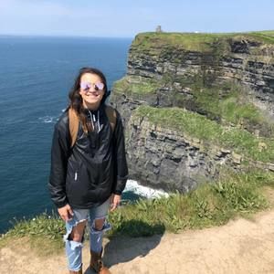 Meet your Posher, Caitlin